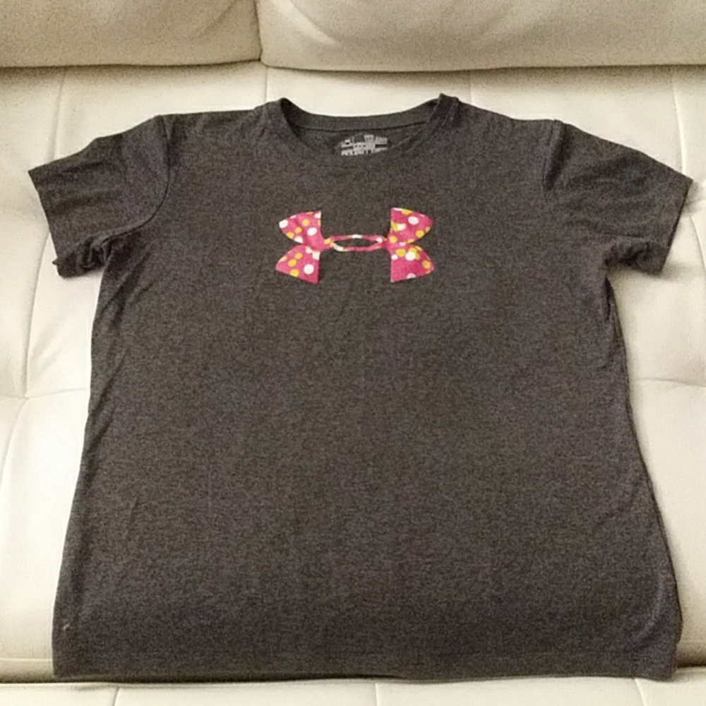 Under armour girls shirt